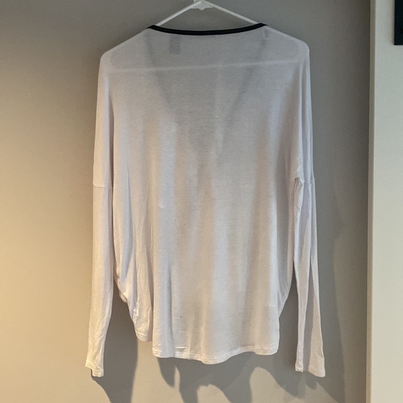 White cross cross top with faux leather trim - Picture 2 of 5